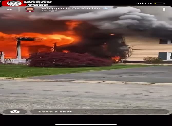 Video :During a dispute, she sets her house on fire!